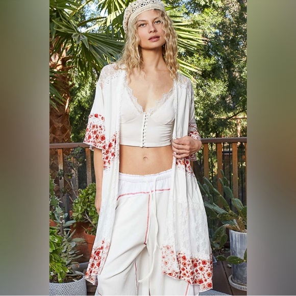 POL Other - POL White and Red Kimono